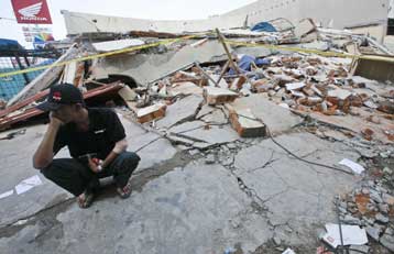 Ισχυρές σεισμικές δονήσεις συντάραξαν Ινδονησία και Ιαπωνία