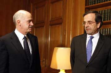 Σημαντικές απώλειες καταγράφουν ΠΑΣΟΚ και ΝΔ σε νέες δημοσκοπήσεις