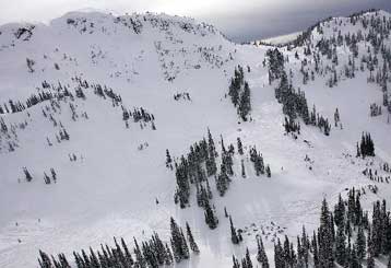 Δύο νεκροί και πολλοί τραυματίες από πτώση χιονοστιβάδας στον Καναδά