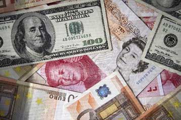 Υποχωρεί το ευρώ εν μέσω ανησυχιών για την καθυστέρηση της βοήθειας προς την Ελλάδα