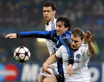 Τα βλέμματα στο «Στάμφορντ Μπριτζ» και όχι μόνο