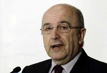 «Φρένο» στο Ευρωπαϊκό Νομισματικό Ταμείο βάζει ο Χοακίν Αλμούνια