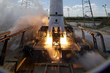 Πρώτη δοκιμαστική πυροδότηση για ιδιωτικό σκάφος διαστημικών μεταφορών