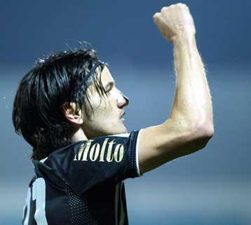 Ανανέωσε για δύο χρόνια στον ΠΑΟΚ ο Βλάνταν Ίβιτς