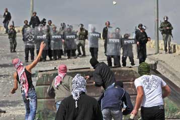 Να αποδείξει τη δέσμευσή του στην ειρήνη καλεί το Ισραήλ η Χίλαρι Κλίντον