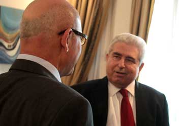 Tο κεφάλαιο της Ευρωπαϊκής Ένωσης συζήτησαν Χριστόφιας – Ταλάτ