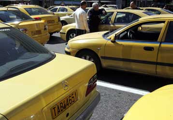 Νέα απεργιακή κινητοποίηση των ιδιοκτητών ταξί την Πέμπτη