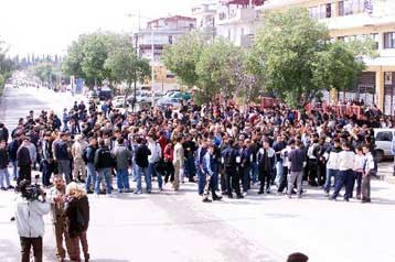 Αποκλεισμένος από μαθητές ο δρόμος Θεσσαλονίκης-Μηχανιώνας μετά το θάνατο 17χρονης