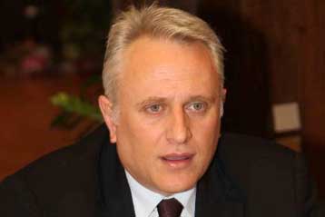 Υποχρεωτικές μετατάξεις δημοτικών υπαλλήλων φέρνει το σχέδιο «Καλλικράτης»