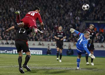 Ο Ολυμπιακός κοίταξε στα μάτια τη Μπορντό, έχασε 2-1, αλλά έκανε τους Γάλλους να τρέμουν