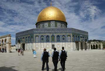 Δύσκολες ισορροπίες στη Μέση Ανατολή, σε νέα Ιντιφάντα καλεί η Χαμάς