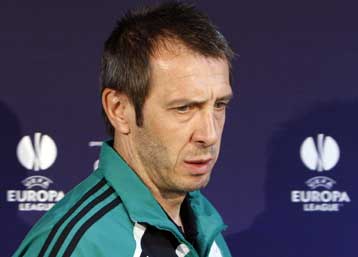 Ελπίδες Νιόπλια, απάντηση Νίνη στη Σταντάρ Λιέγης