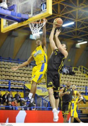 Περιστέρι για πλέι οφ, «καμπανάκι» για τον Αρη που κινδυνεύει να μείνει εκτός