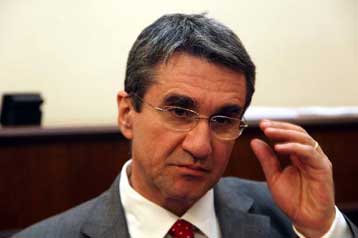 Για εκτίναξη της ανεργίας τον Μάρτιο στο 12% προειδοποιεί ο Ανδρέας Λοβέρδος