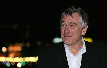 Απάτη-μαμούθ με θύματα τους Ντε Νίρο και Μάκενρο αποκαλύφθηκε στις ΗΠΑ