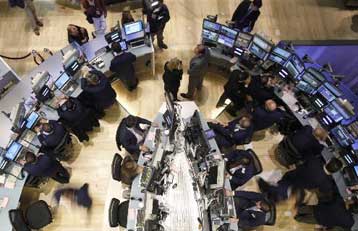 Προσωρινό άλμα του spread στα ομόλογα πάνω από τις 330 μονάδες