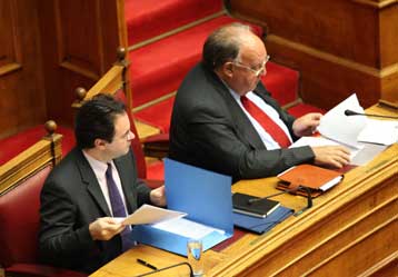 Θα κάνουμε ό,τι είναι απαραίτητο για τα συμφέρoντά μας, δηλώνει ο Γ.Παπακωνσταντίνου