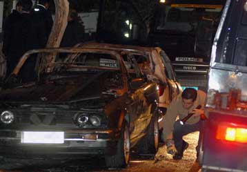 Πρωτοεμφανιζόμενη οργάνωση ανέλαβε την ευθύνη για μπαράζ εμπρηστικών επιθέσεων