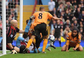 Πρώτη η Αρσεναλ πριν το «old firm», η Πόρτσμουθ παρέσυρε τη Χαλ