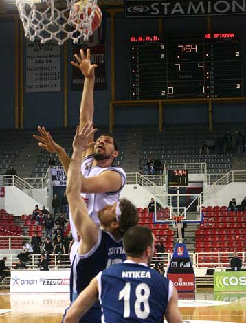 Σούπερ «πτήση» του ΠΑΟΚ προς τα πλέι οφ, 105-69 τα Τρίκαλα