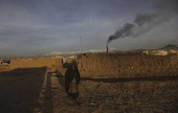 Επίθεση αυτοκτονίας σκοτώνει πολίτες στο Αφγανιστάν