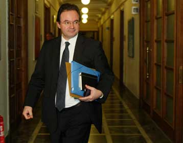 Μείωση κατά 77,3% στο έλλειμμα του κρατικού προϋπολογισμού το α δίμηνο του 2010