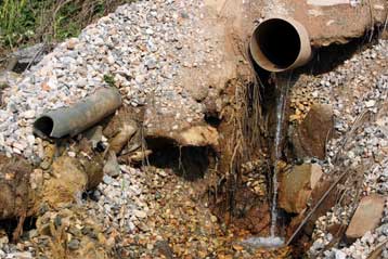 Οι υδάτινοι πόροι δεν είναι αστείρευτοι, υπενθυμίζει ο Κάρολος Παπούλιας