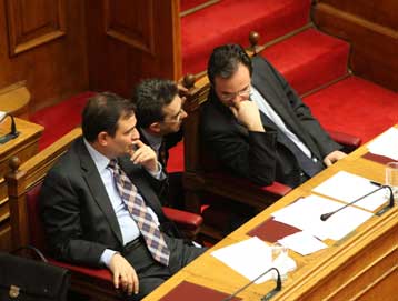 Προς επενεξέταση η φορολόγηση των χαμηλών αποζημιώσεων λόγω απόλυσης