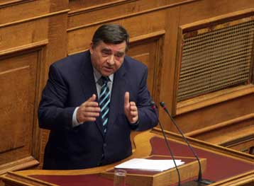 «Ή συμπαραστέκεσαι ή γυρίζεις την πλάτη» λέει ο Γ.Καρατζαφέρης