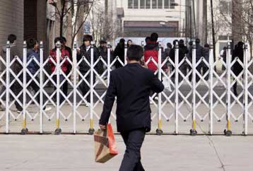 Νεκροί οκτώ μαθητές μετά την εισβολή ενόπλου σε σχολείο της Κίνας