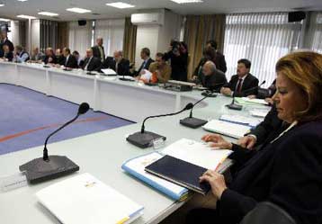 Αύξηση 2,5% των εξαγωγών το 2010 προβλέπει το υπουργείο Οικονομίας