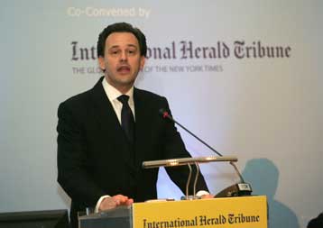 Λύση στο θέμα της ονομασίας της ΠΓΔΜ για χρήση έναντι όλων, λέει ο Δ.Δρούτσας