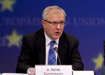 «Καμπανάκι» Ρεν για προβλήματα στο ευρώ αν δεν ληφθούν αποφάσεις για την Ελλάδα