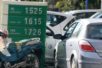 Με κλείσιμο των πρατηρίων απειλούν οι βενζινοπώλες μετά την επιβολή πλαφόν