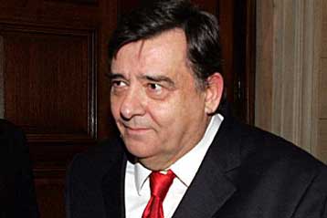 Ικανός ο Κ.Σημίτης για την επίλυση του προβλήματος της χώρας, εκτιμά ο Γ.Καρατζαφέρης