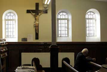 Παραίτηση Ιρλανδού επισκόπου για την υπόθεση σεξουαλικών σκανδάλων αποδέχεται ο Πάπας