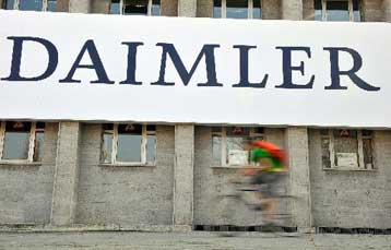 Διερεύνηση όλων των προμηθειών της Daimler στην Ελλάδα διέταξε το υπουργείο Μεταφορών