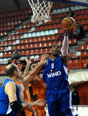 Στο… ρελαντί ο Πανελλήνιος νίκησε την Ολύμπια στη Λάρισα