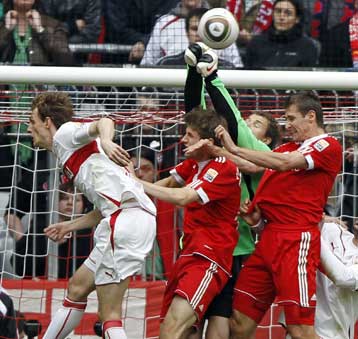 Προβάδισμα τίτλου για τη Σάλκε, «άλωσε» το Αλιάντζ Αρίνα η Στουτγάρδη