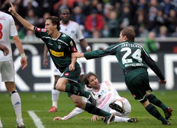 Εξασφάλισε την παραμονή της η Γκλάντμπαχ, κινδυνεύει η Φράιμπουργκ