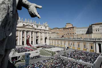 «Δεν θα με εκφοβίσει το κουτσομπολιό της κοινής γνώμης» λέει ο Πάπας για τα σκάνδαλα