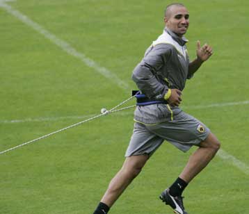 Πρόβλημα με τρεις στην ΑΕΚ και καλωσόρισμα Ντούσαν στον Γκρέταρσον