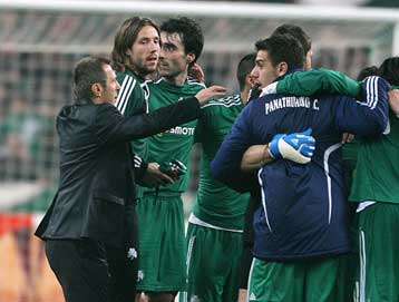 Μοίρασε συγχαρητήρια και ζήτησε το νταμπλ ο Νιόπλιας