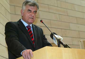 Στον πρόεδρο της Βουλής η έκθεση του Συνηγόρου του Καταναλωτή