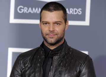 «Είμαι ένας ευτυχισμένος gay» δηλώνει ο διάσημος τραγουδιστής Ρίκι Μάρτιν