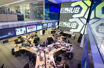 Πολύ υψηλό παραμένει το κόστος δανεισμού της Ελλάδας, γράφει η WSJ