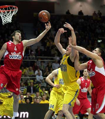 Στην αναμονή ο Ολυμπιακός, ηττήθηκε στο τρίτο ματς από την Πρόκομ