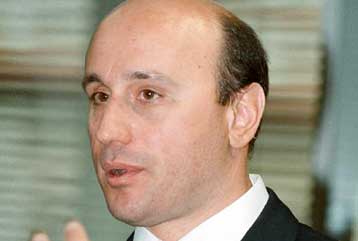 Σε έκδοση ομολόγου σε δολάρια θα προχωρήσει ο ΟΔΔΗΧ μέχρι τις αρχές Μαΐου