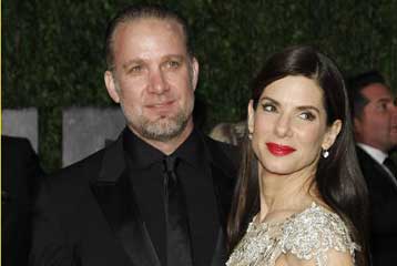 Σε κλινική απεξάρτησης από το σεξ εισήχθη ο σύζυγος της Σάντρα Μπούλοκ