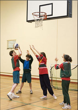 Η σωματική άσκηση βελτιώνει την υγεία και τις μαθητικές επιδόσεις των παιδιών